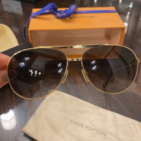 Louis Vuitton sunglasses - Picture 7 of 11